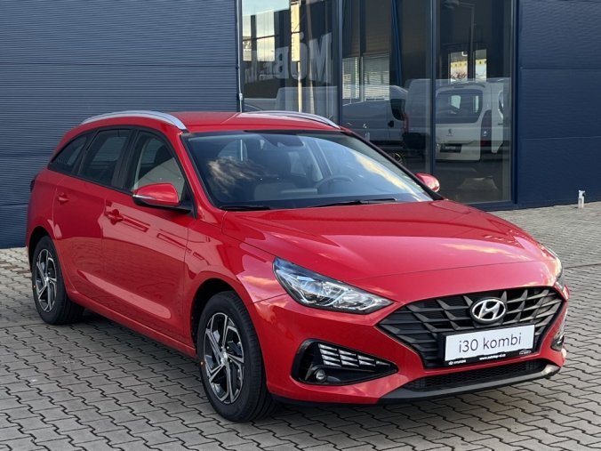 Hyundai i30, 1,5i CVVT 81 kW (95 NAT) 6 st. man, barva červená