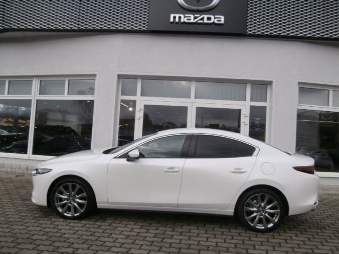 Mazda 3, Skyactiv GT 180, barva bílá