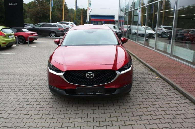 Mazda CX-30, SKYACTIV-G, barva červená