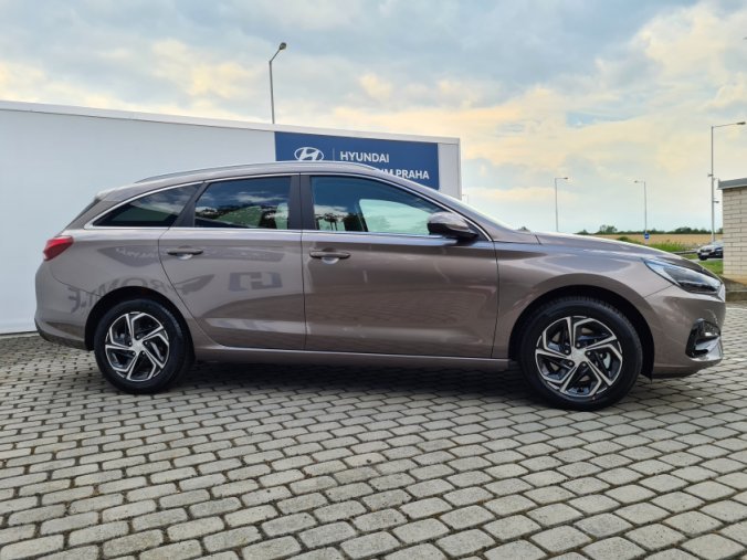 Hyundai i30, 1,5 T-GDI 117 kW iMT MHEV, barva bronzová