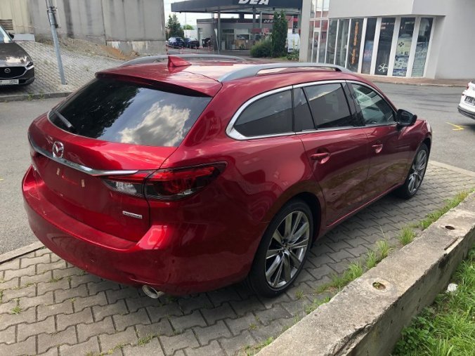 Mazda 6, 2.5i G 194K, barva červená