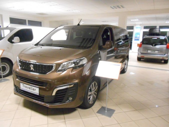 Peugeot Traveller, Standard (L2) ALLURE M 2.0 Blu, barva hnědá