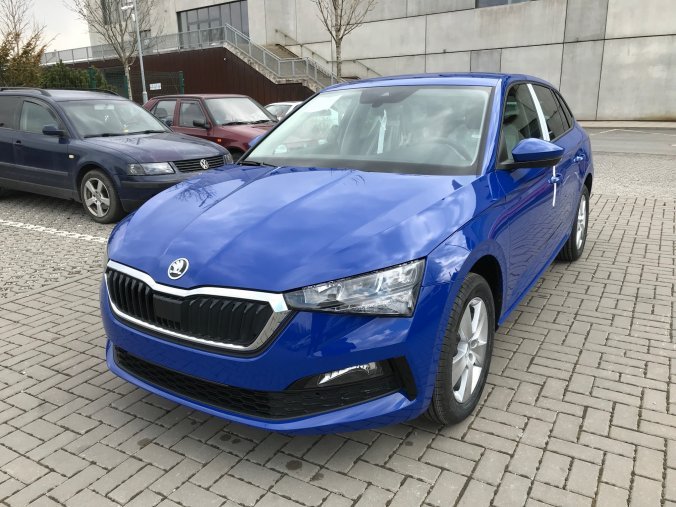 Škoda Scala, 1,0 TSI 70 kW 5-stup. mech., barva modrá