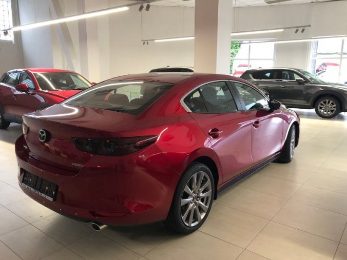 Mazda 3, 2.0i G 122K, barva červená