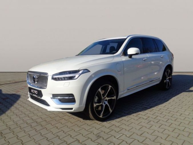 Volvo XC90, T8 TWIN ENGINE 2.0L 303 HP INS, barva bílá