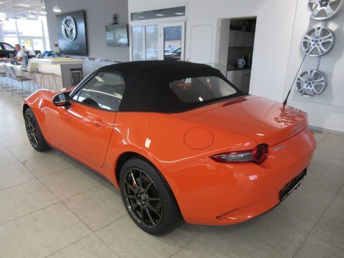 Mazda MX-5, 2,0i G184, barva oranžová