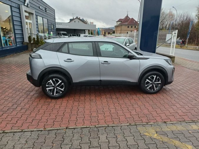 Peugeot 2008, Peugeot 2008 Style PureTech 100, barva stříbrná