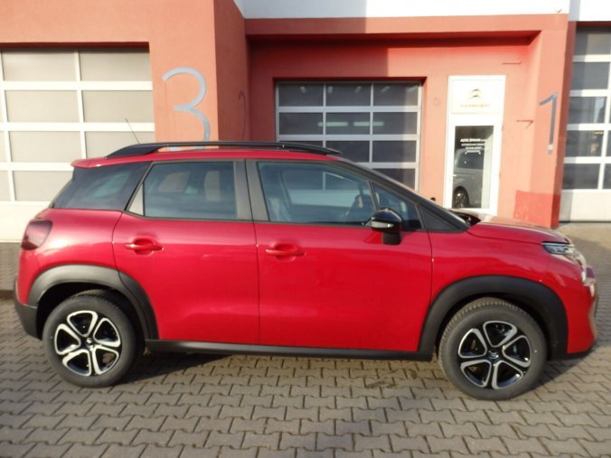 Citroën C3 Aircross, Citroën SUV C3 Aircross FEEL PACK, barva červená