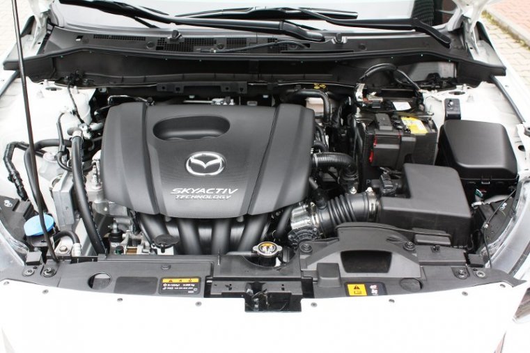 Mazda 2, SKYACTIV-G, barva bílá