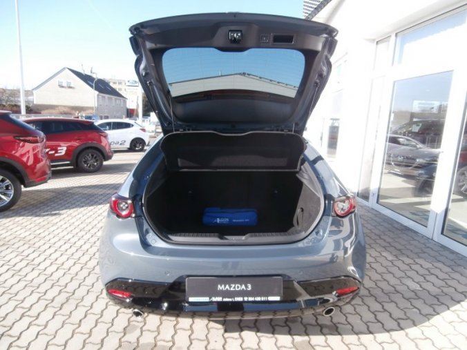 Mazda 3, Skyactiv GT 180, barva modrá