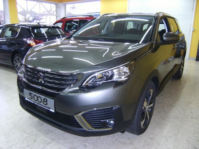 Peugeot 5008, Active 1,2 130k EAT8 EXT.AKCE, barva zelená