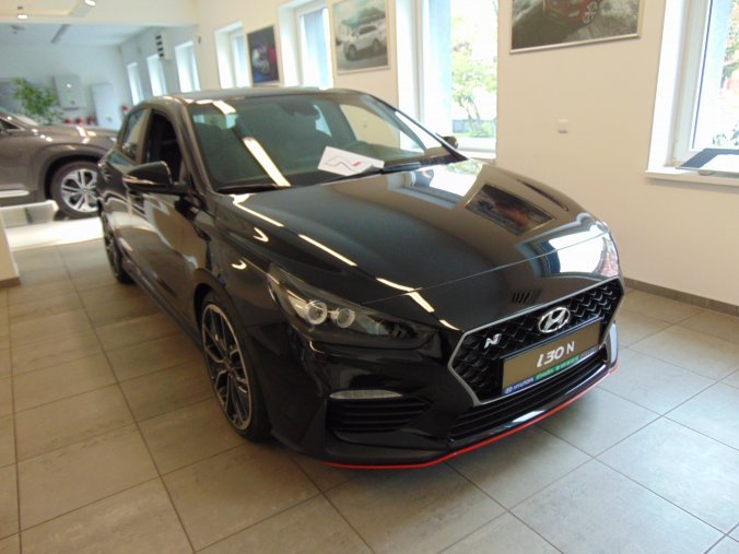 Hyundai i30, 2,0 T-GDI E-CVVT 202 kW (95 NAT) 6 st. man, barva černá