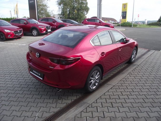 Mazda 3, Skyactiv G122, barva červená