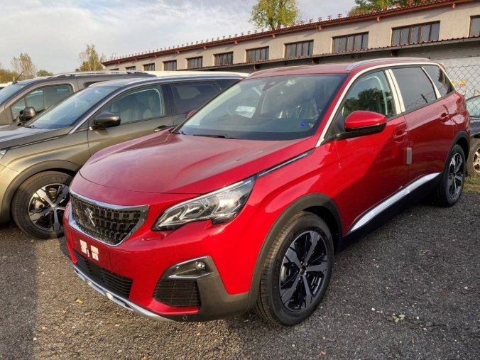 Peugeot 5008, Allure 1,5 BlueHDi 130 96 kW S, barva červená