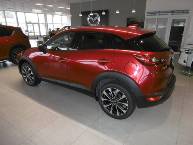 Mazda CX-3, 2,0i 88kW, barva červená