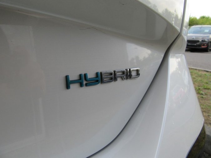 Peugeot 308, SW e-GT HYBRID 225k e-EAT8, barva bílá