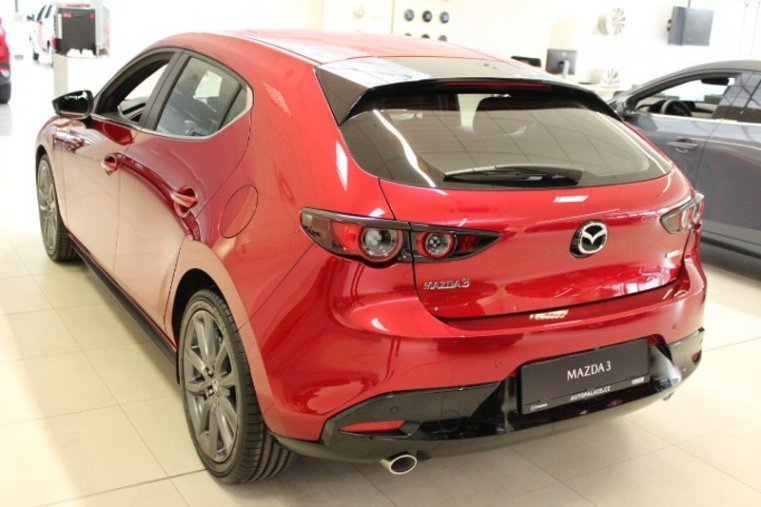 Mazda 3, 2,0 G122, barva červená