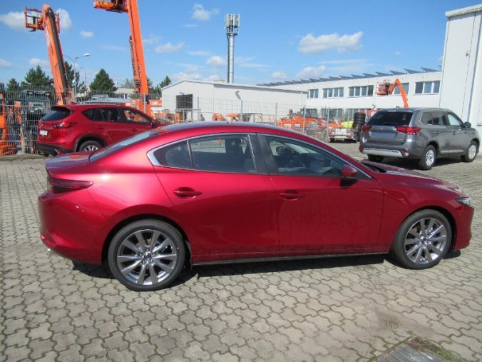 Mazda 3, G122 90Kw, barva červená