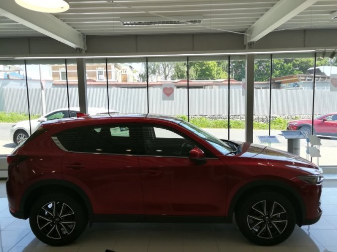 Mazda CX-5, 121kW (165k), barva červená