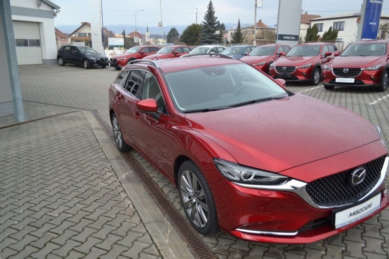 Mazda 6, 2,5i 194k, barva červená