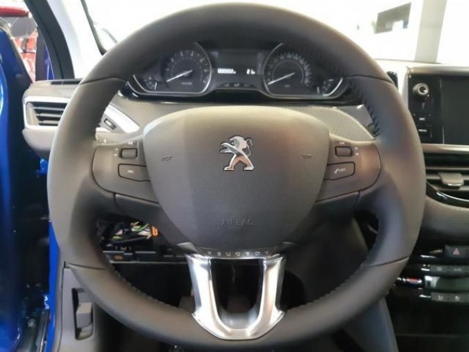 Peugeot 2008, ACTIVE 1.2 PureTech 110 MAN6, barva modrá