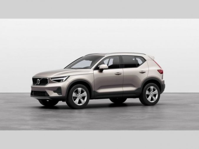 Volvo XC40, B3 2.0L 163 HP AT7 FWD CORE, barva stříbrná