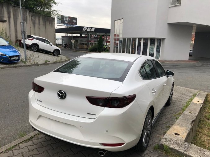 Mazda 3, 2.0i G 122K, barva bílá