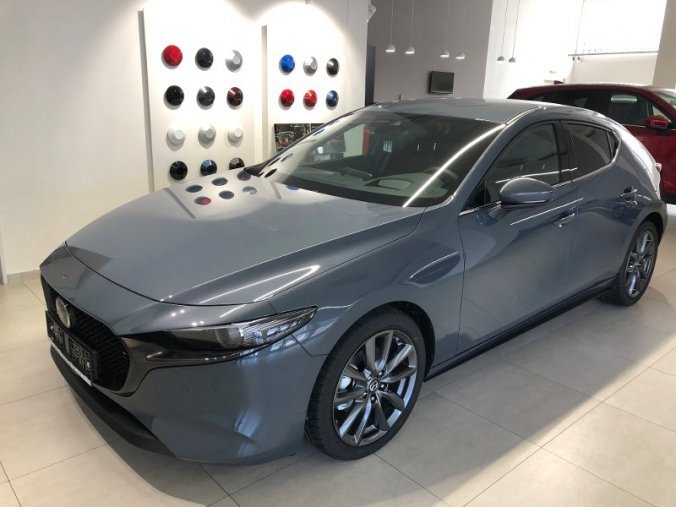 Mazda 3, 2.0i G 122K, barva šedá