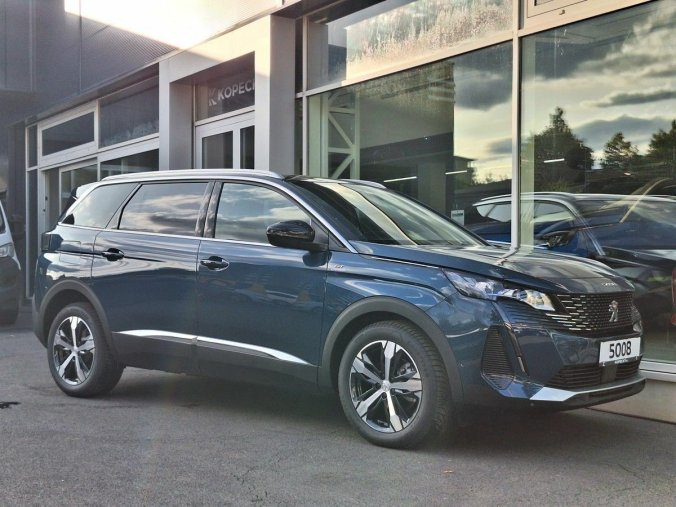 Peugeot 5008, Peugeot 5008 GT 1.5 BHDi 130k EAT8, barva modrá