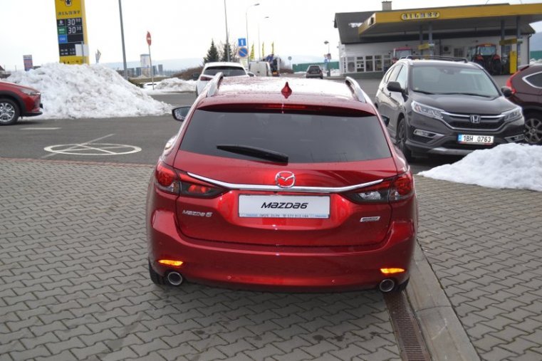 Mazda 6, 2,5i 194k, barva červená