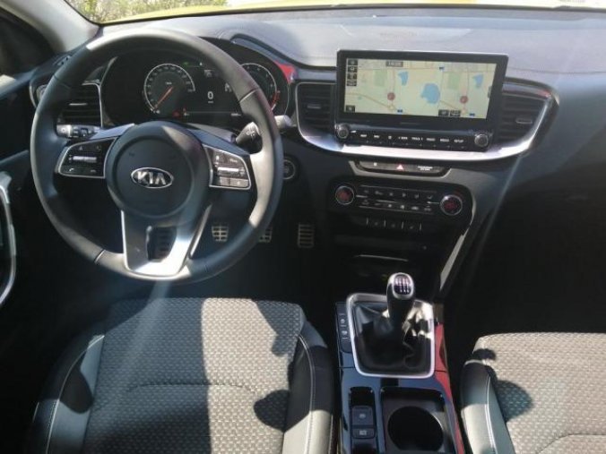 Kia XCeed, 1,6 T-GDi  TOP + paket Premium, barva zlatá