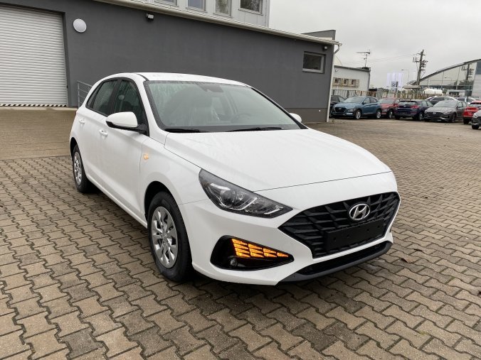 Hyundai i30, 1,5i CVVT 81 kW (95 NAT) 6 st. man, barva bílá