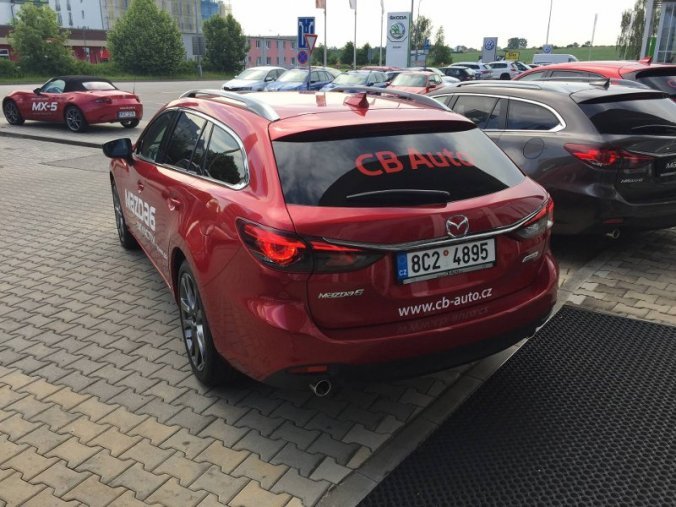 Mazda 6, 2,2D 175k i-eloop, barva červená