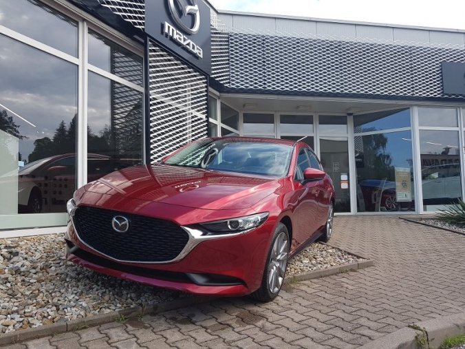 Mazda 3, Skyactiv-122, barva červená