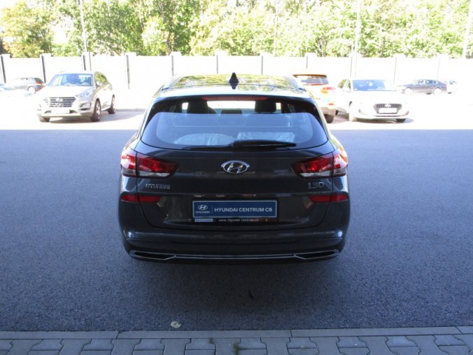 Hyundai i30, 1,5i 81 kW MT, barva šedá