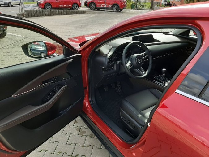 Mazda CX-30, 2,0 122k - odběr od 02/2020, barva červená