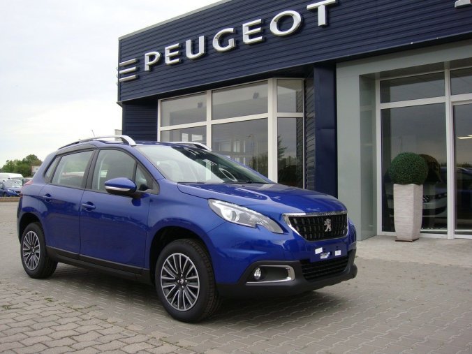 Peugeot 2008, Active 1.2 PureTech 110k, barva modrá