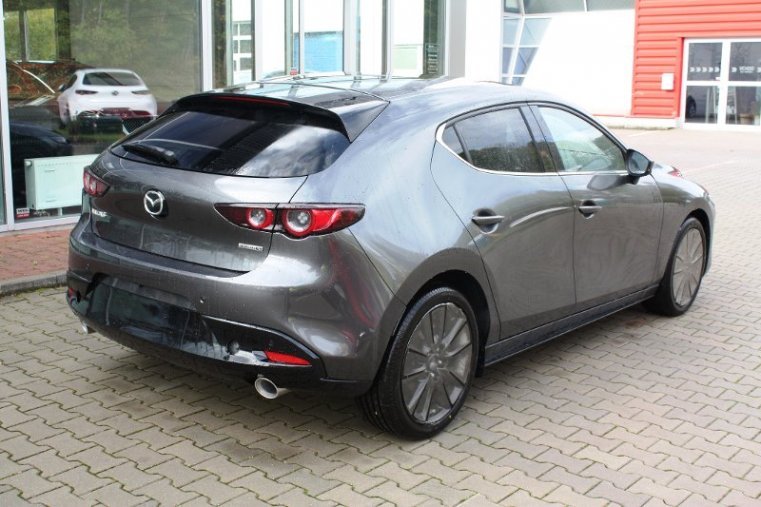 Mazda 3, SKYACTIV-G, barva šedá