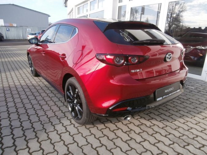 Mazda 3, Skyactiv GT 180, barva červená