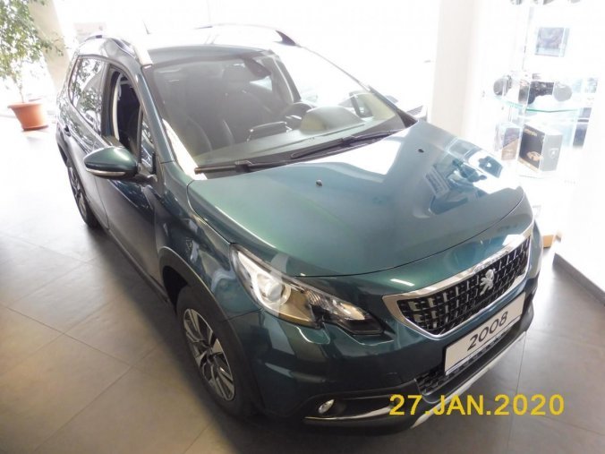 Peugeot 2008, 2008 Allure 1,2 PureTech 96kW, barva zelená