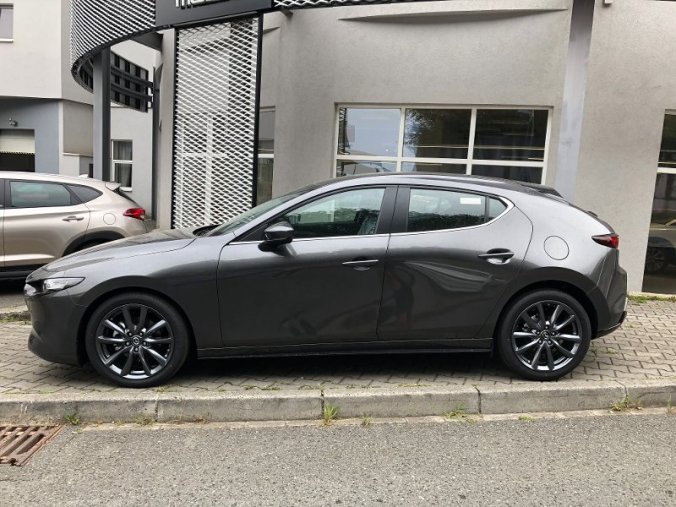 Mazda 3, 2.0i G122, barva šedá