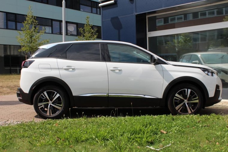 Peugeot 3008, ACTIVE 1.5 BlueHDi 130 MAN6, barva bílá