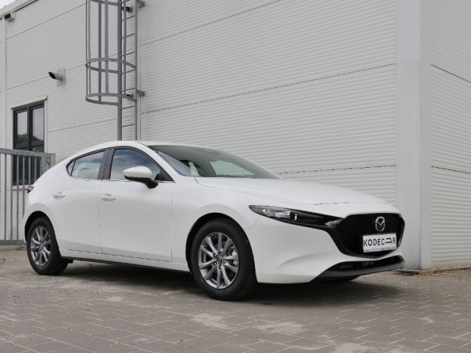 Mazda 3, Skyaktiv G122, barva bílá