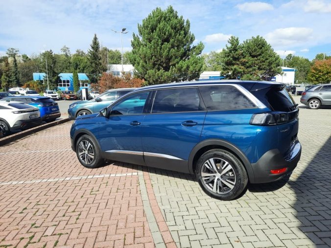 Peugeot 5008, Peugeot 5008 ALLURE PACK BlueHDi 130 S&S EA, barva modrá