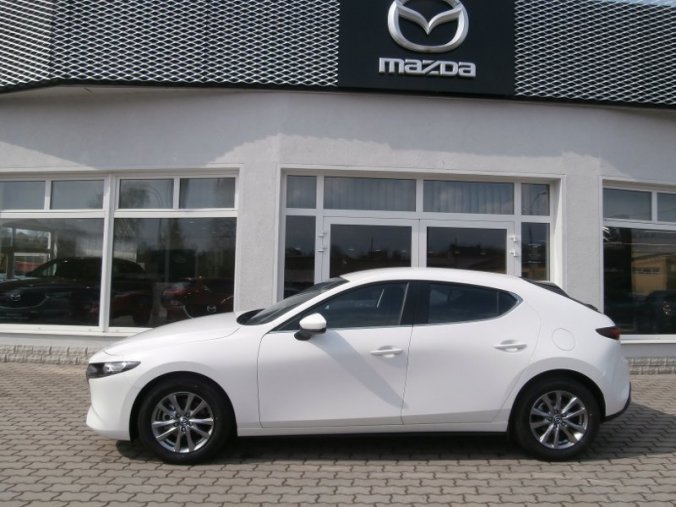 Mazda 3, Skyactiv G122, barva bílá