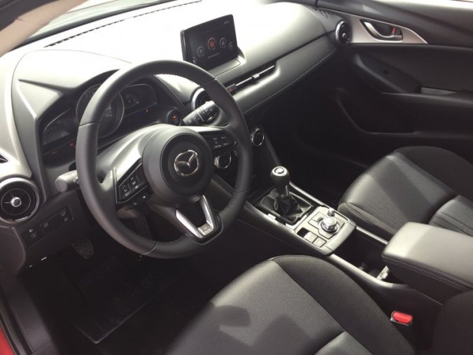 Mazda CX-3, 2,0 Skyactiv-G121, barva červená