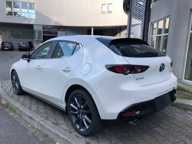 Mazda 3, 2.0i G 122K, barva bílá