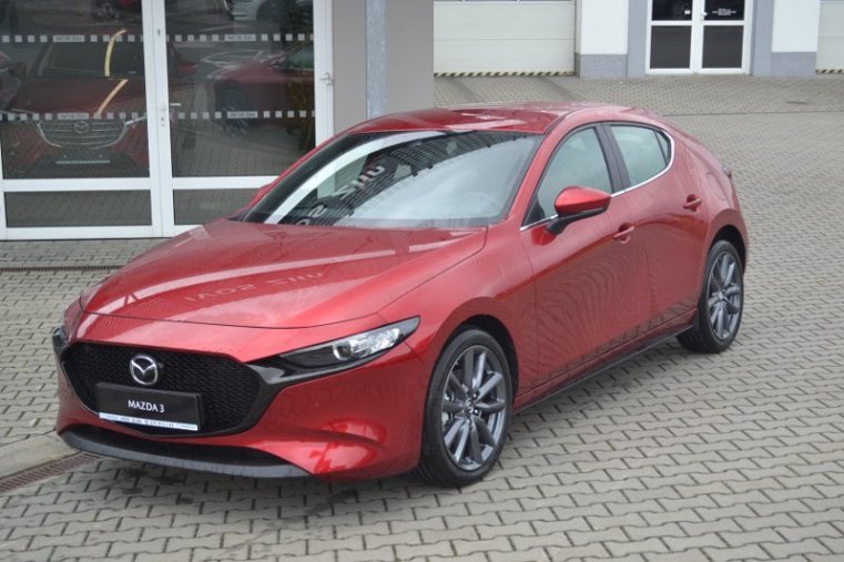 Mazda 3, Skyactiv G122, barva červená