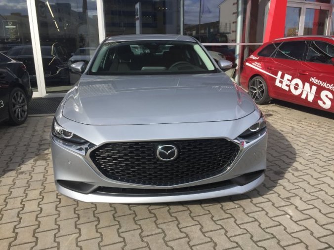 Mazda 3, Skyactiv-G122 SDN, barva stříbrná