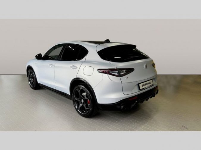 Alfa Romeo Stelvio, 2.0 Turbo 280k Q4 COMPETIZIONE, barva šedá